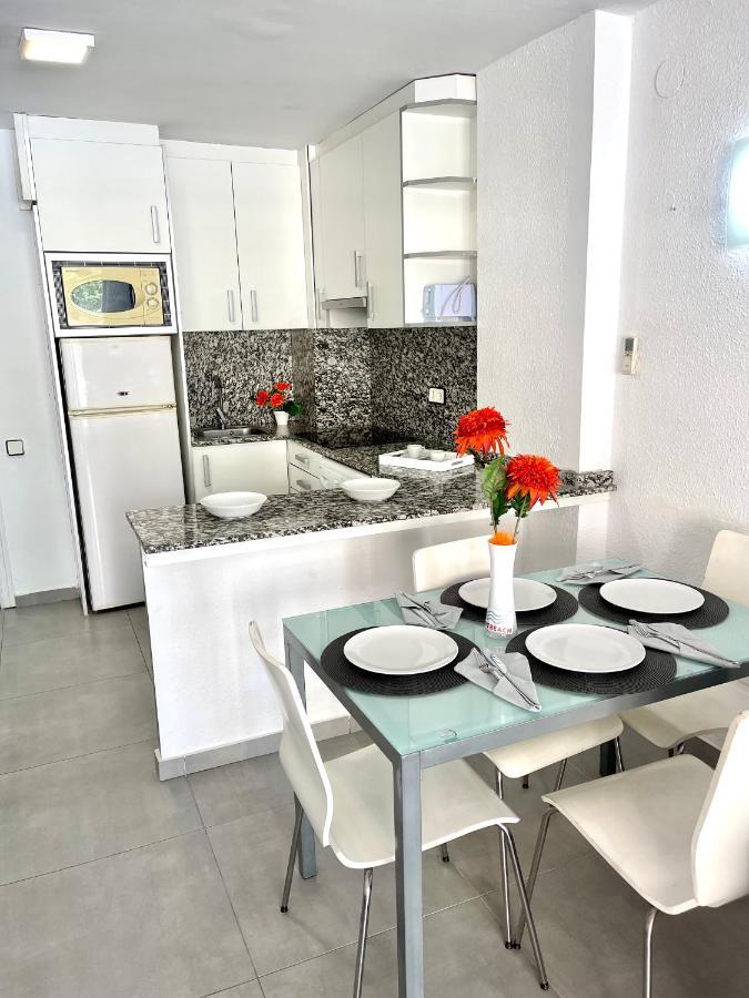 Apartbeach Novelty Climatizado Y Vistas Playa Salou Bagian luar foto