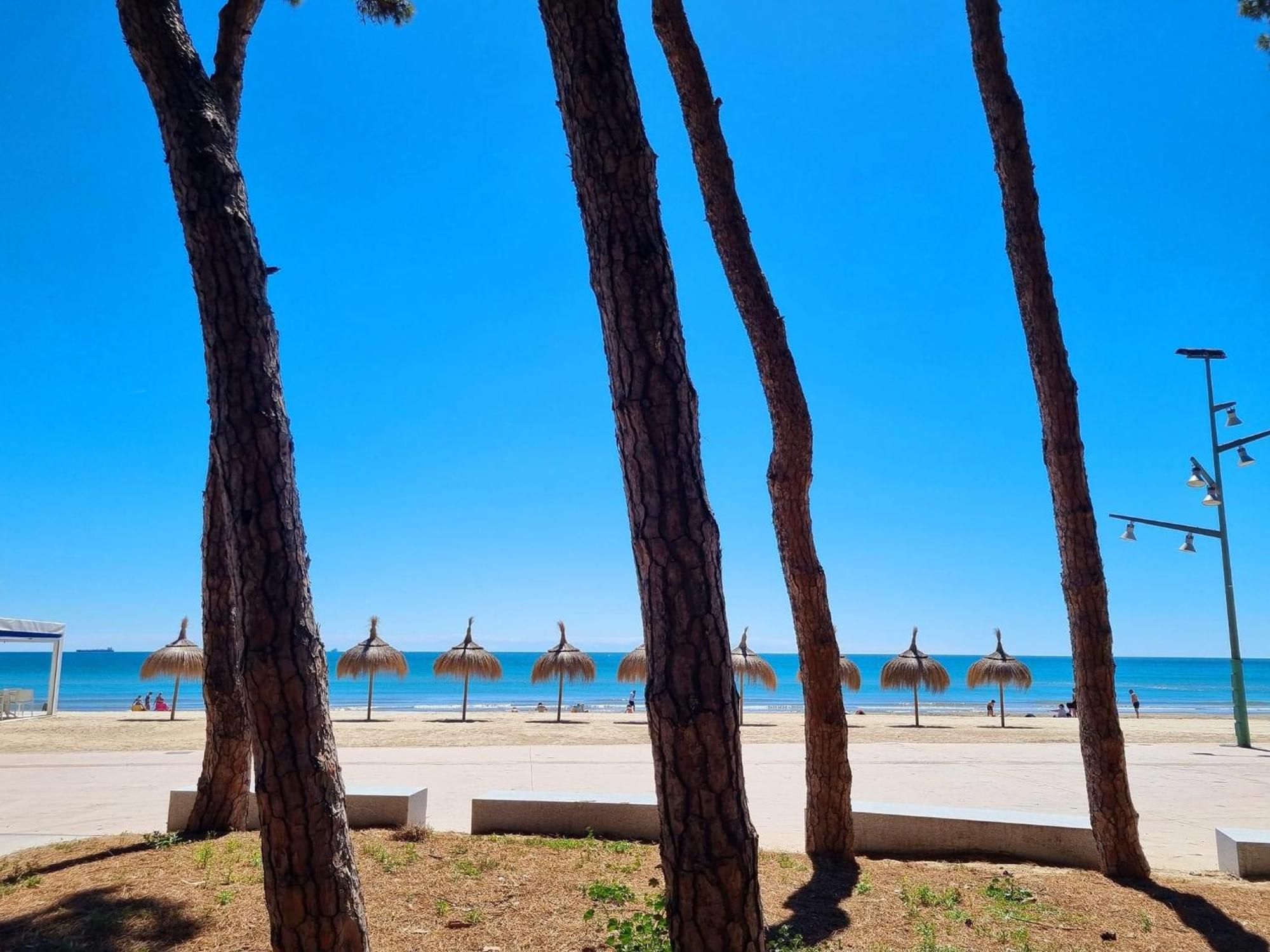 Apartbeach Novelty Climatizado Y Vistas Playa Salou Bagian luar foto